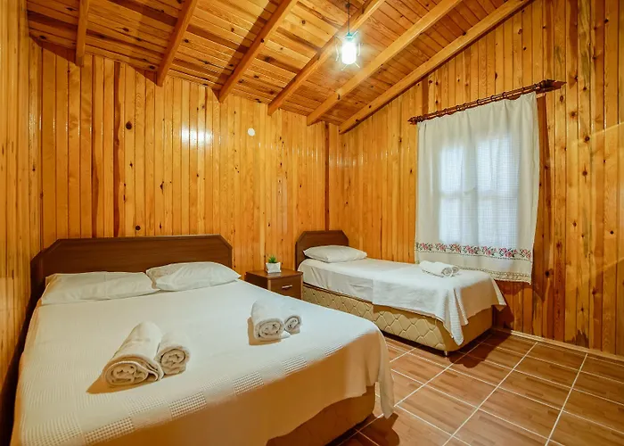 Cuhadar Ahsap Evleri Szálloda Palamutbuku