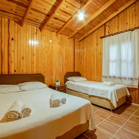 Cuhadar Ahsap Evleri Hotel Palamutbuku
